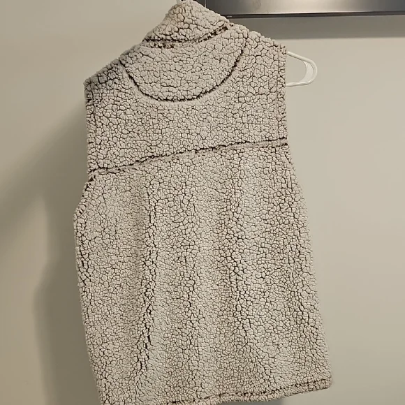 Cheyenne Frontier Days Sherpa Vest - Picture 4 of 4